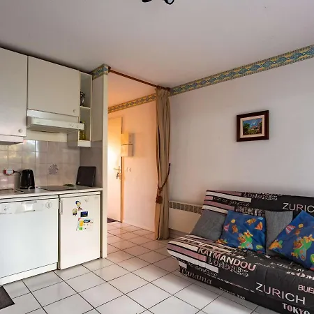 Apartment Rdc Avec Terrasse, Piscine Et Parking A 1km De La - Fr-1-2-418 *