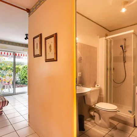 Apartment Rdc Avec Terrasse, Piscine Et Parking A 1km De La - Fr-1-2-418 Hendaye